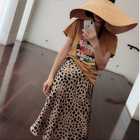 New Arrival! Cheetah Animal Print Midi Slip Skirt - Picture 3 of 8